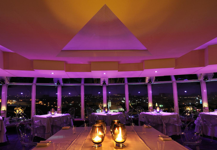 UFO — restaurant