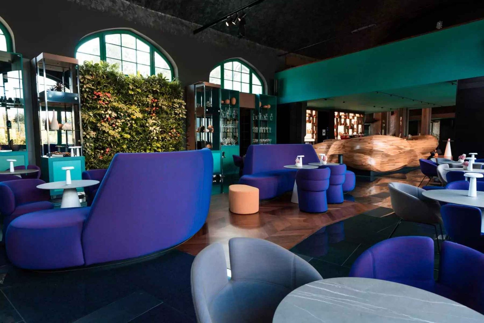 SEVEN RESTAURANT CAFÉ — restaurant